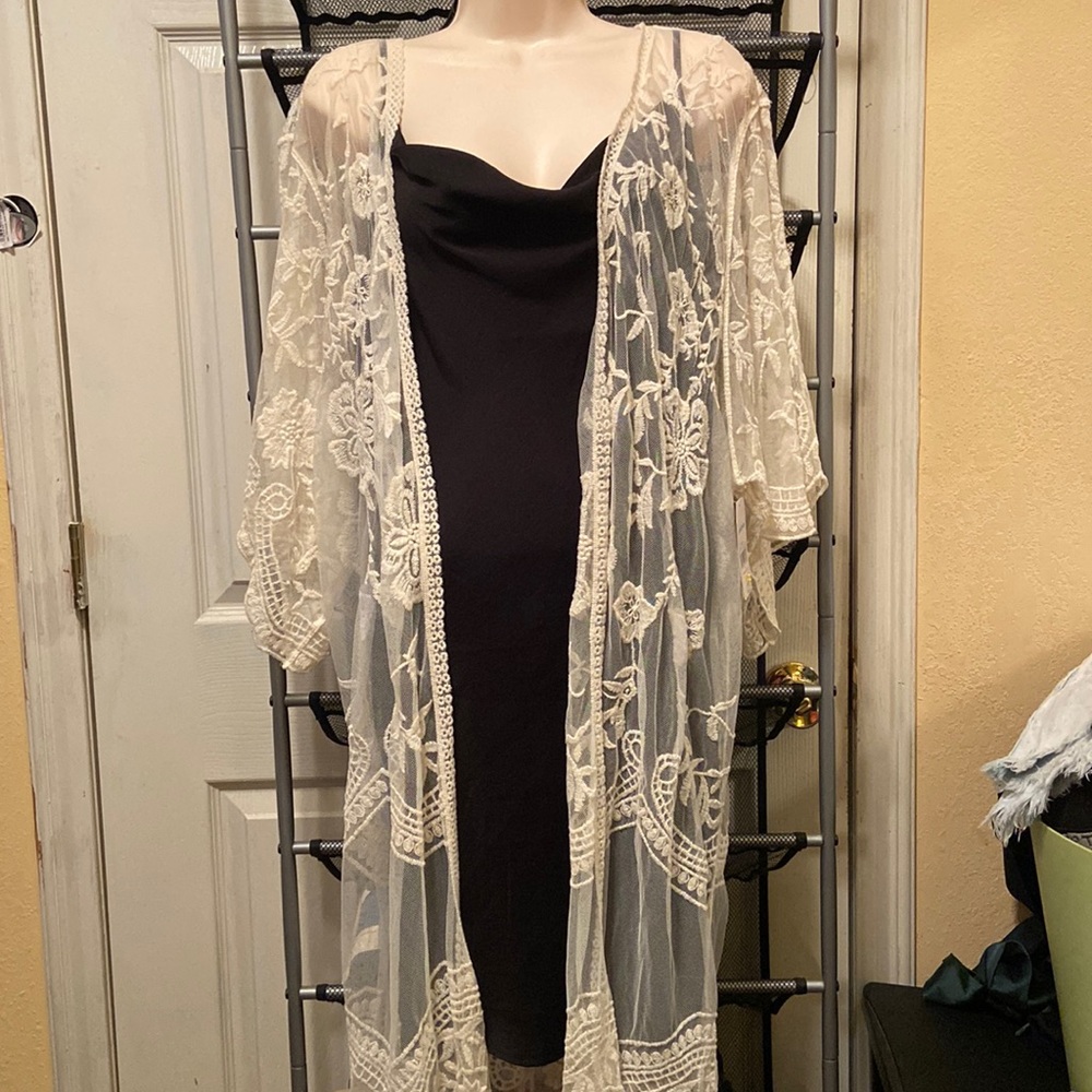 Time and Tru White Lace Kimono Size S-M